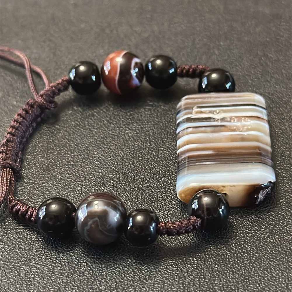 Beautiful Striped Agate Natural Stone Adjustable Friendship Bracelet - Picture 8 of 14